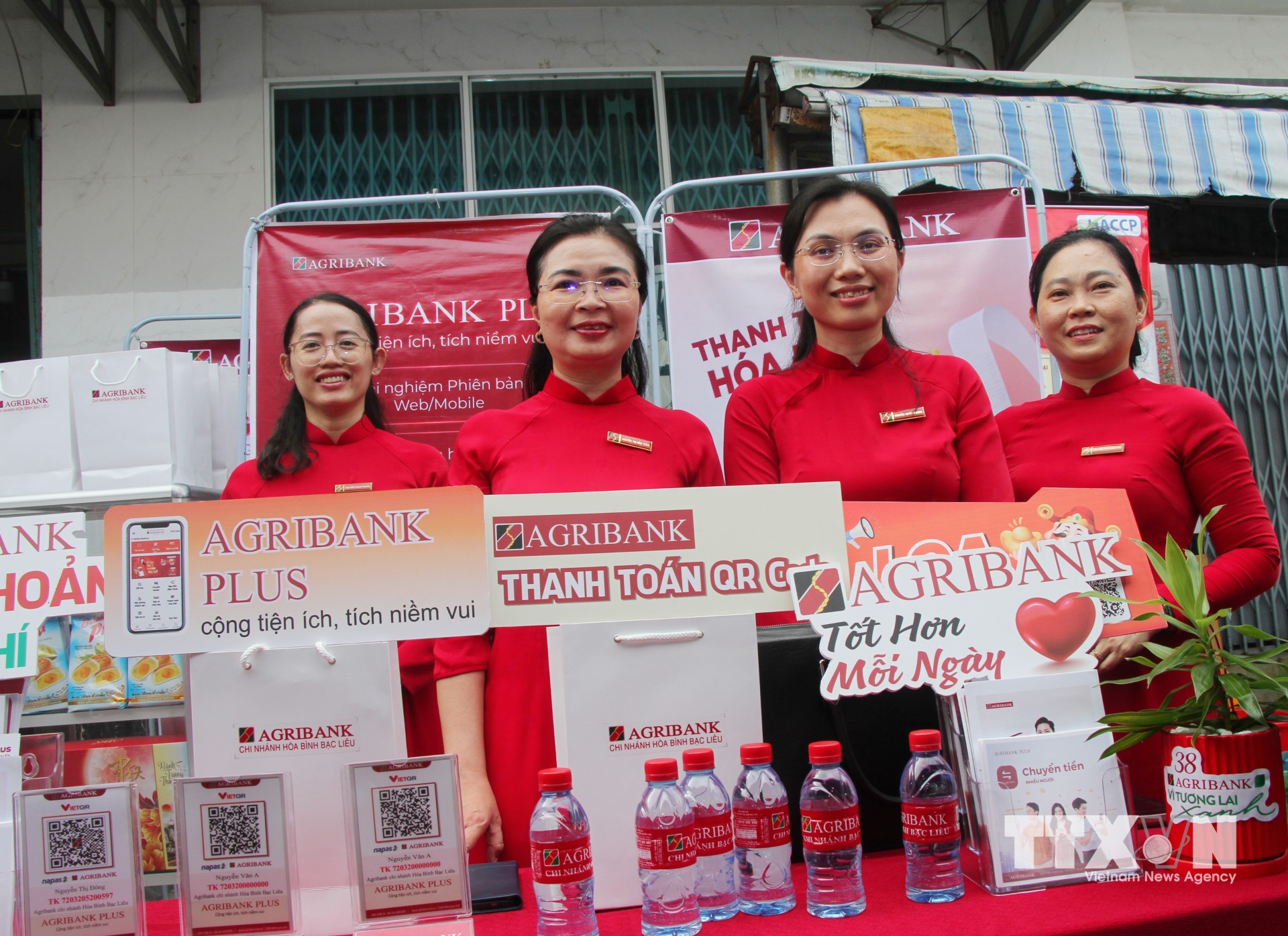 Mô hình "Chợ 4.0 - Thanh toán không dùng tiền mặt" nhận được sự quan tâm, phối hợp và đồng hành tích cực của các đơn vị trong việc hỗ trợ hạ tầng công nghệ. (Ảnh: Chanh Đa/TTXVN)
